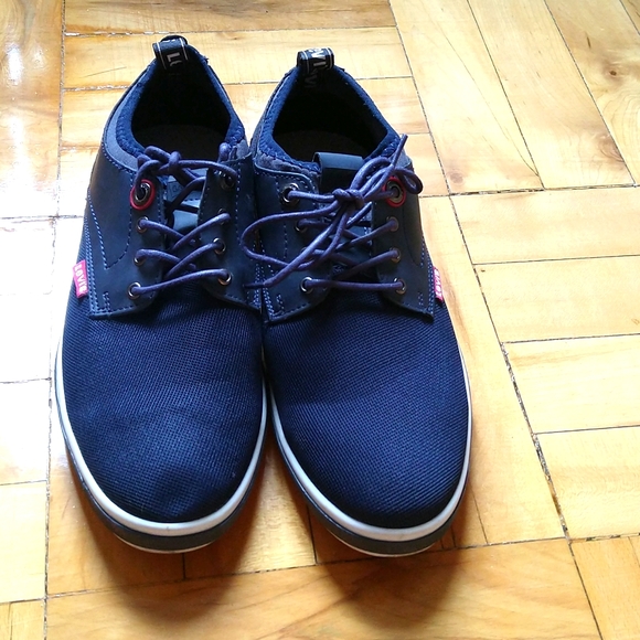 Levi's Other - Levi's Sneakers